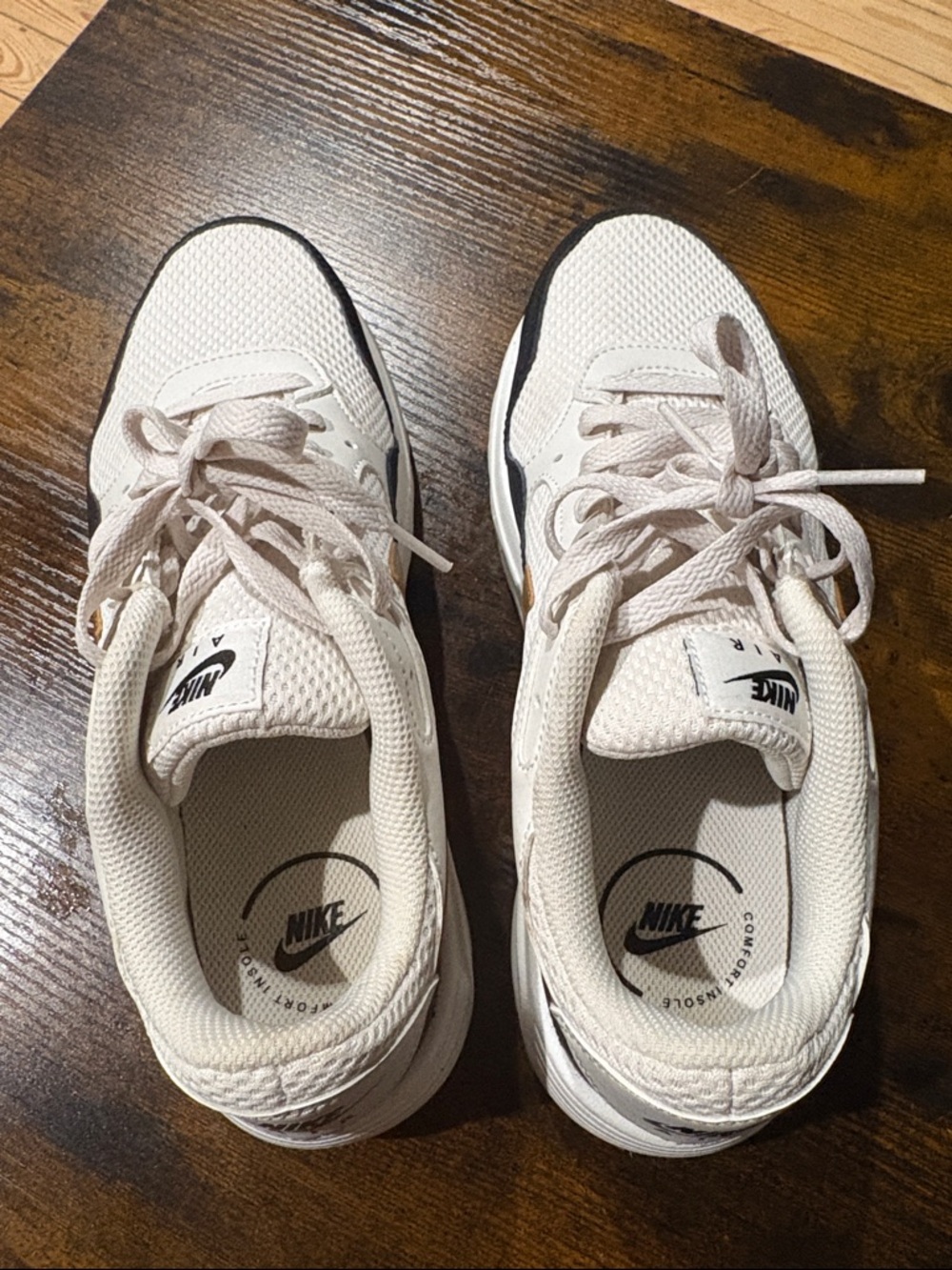 Nike Women's White and Black Athletic Sneakers - Picture 7 of 8